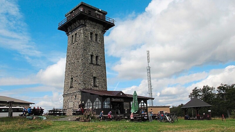 In den Sommermonaten verzeichnete der Aussichtsturm auf dem Čerchov noch einen unwahrscheinlichen Besucheransturm, es wurden 10.520 zahlende Gäste registriert.