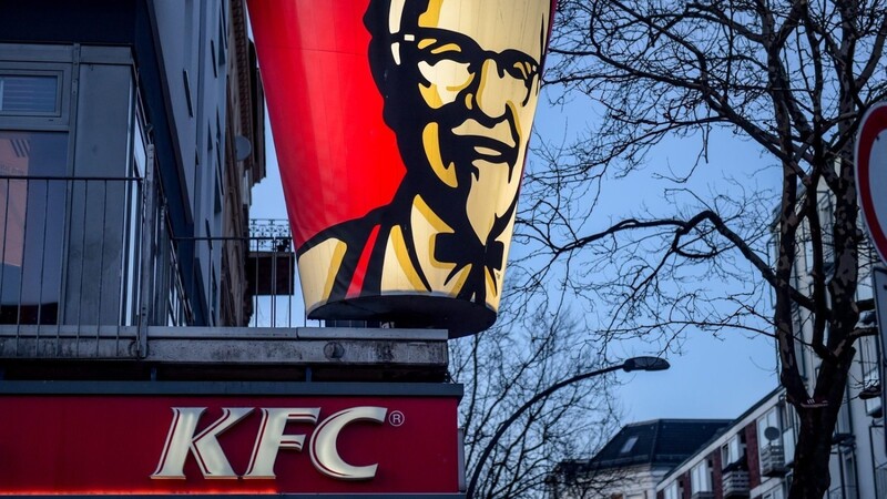 Die Schnellrestaurantkette Kentucky Fried Chicken ist auf Standortsuche in Straubing (Symbolbild).