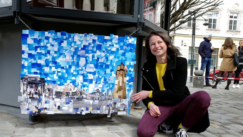 Zoja Ruder zeigt am Kaffeestand den Stadtplatz, Anna Stromer Farbe in der Fraunhoferstraße und Karin Holmer am "Sorgenfrei" einen Blick auf die Liebe.