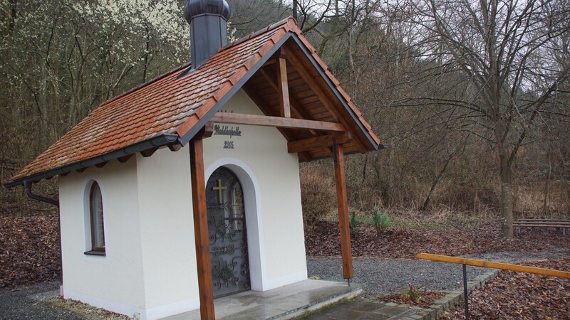 Die Kapelle am Waldweg wurde am Wochenende Zielscheibe von Vandalismus. Gibt es Verbindungen zu anderen Fällen ?