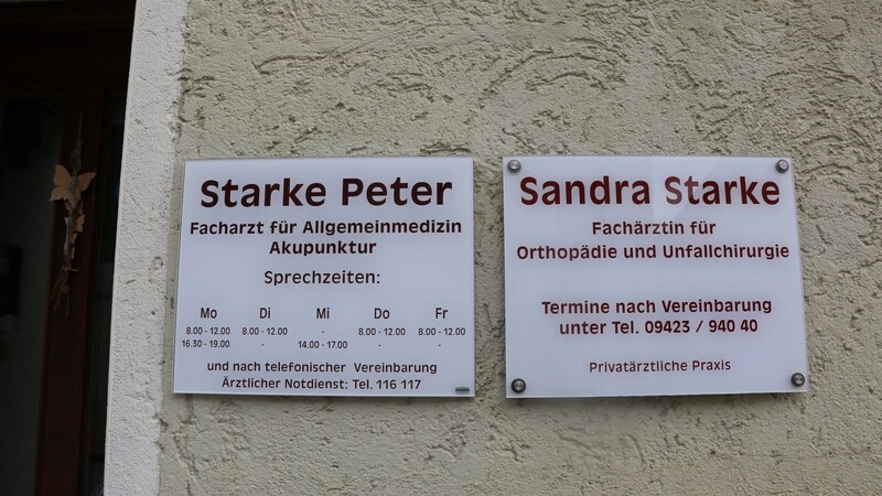 Aus der Hausarztpraxis Peter Starke sollte die Hausarztpraxis Sandra Starke werden. Dazu wäre eine Ausnahme nötig. Eine solche gab es im Landkreis Deggendorf, doch in Geiselhöring lehnt die Kassenärztliche Vereinigung eine solche ab.
