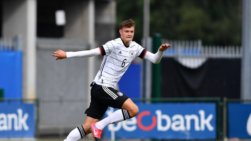 Der Straubinger Eric Martel im Einsatz für die deutsche U19-Nationalmannschaft. Nun wurde er von RB Leipzig zu Austria wien verliehen.