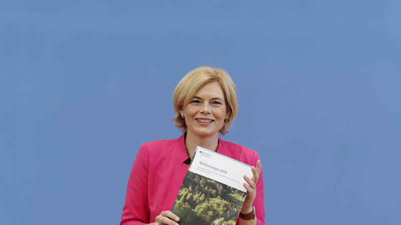 Bundesagrarministerin Julia Klöckner stellt die Nationale Waldstrategie 2050 vor.