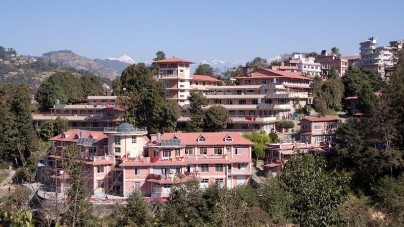 Das Dhulikhel Hospital in Nepal, nicht staatlich und nicht gewinnorientiert. 80 Prozent seiner Patienten gehören dem mittellosen Bevölkerungsanteil an und verfügen über keine Krankenversicherung.