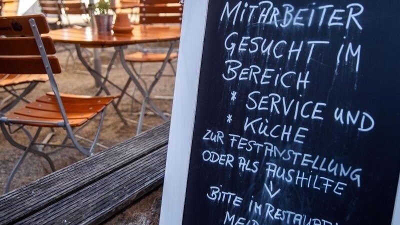 Ein Restaurant in der Schweriner Altstadt sucht nach Mitarbeitern für den Service- und Küchenbereich.
