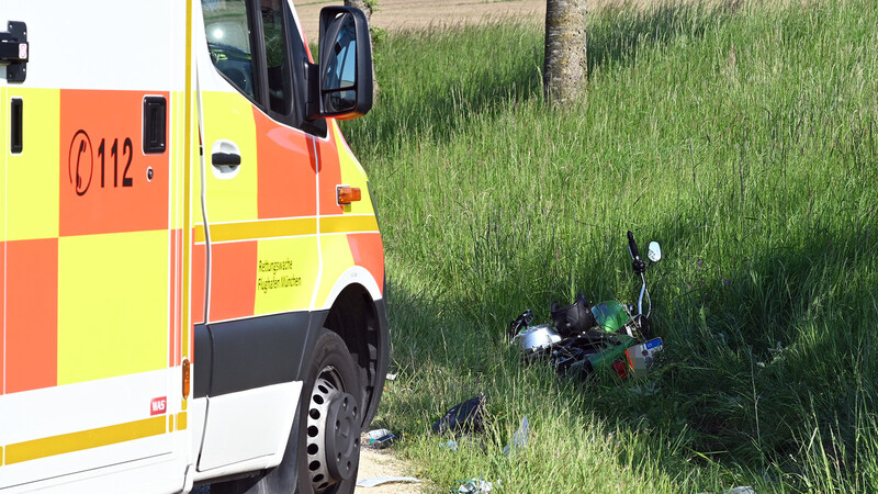Bei einem Unfall nahe Baierbach ist am Montagnachmittag ein Motorradfahrer ums Leben gekommen.