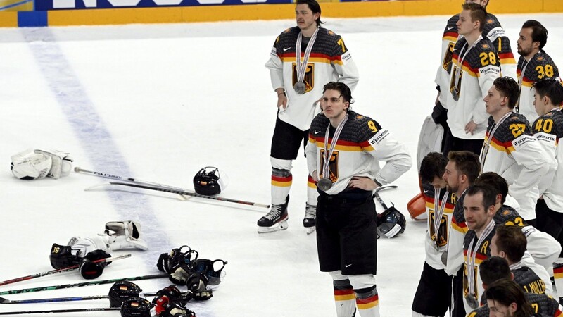 Enttäuschung bei der Eishockey-Nationalmannschaft nach der Niederlage im WM-Finale.