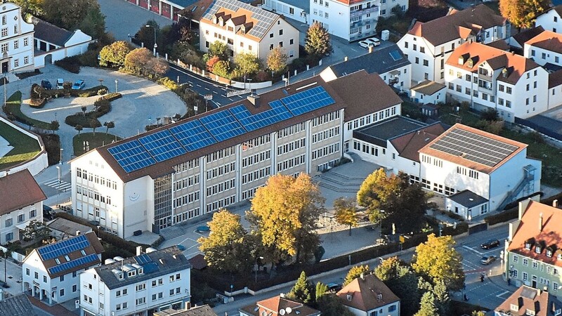 Derzeit in Online-Modus: Die Grundschule Vilsbiburg. Der Übertrittstermin auf die weiterführenden Schulen wurde jetzt in den Mai verschoben.
