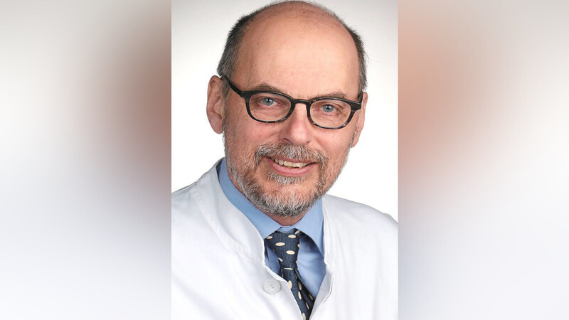 Professor Bernd Salzberger, Bereichsleiter Infektiologie Uniklinikum Regensburg