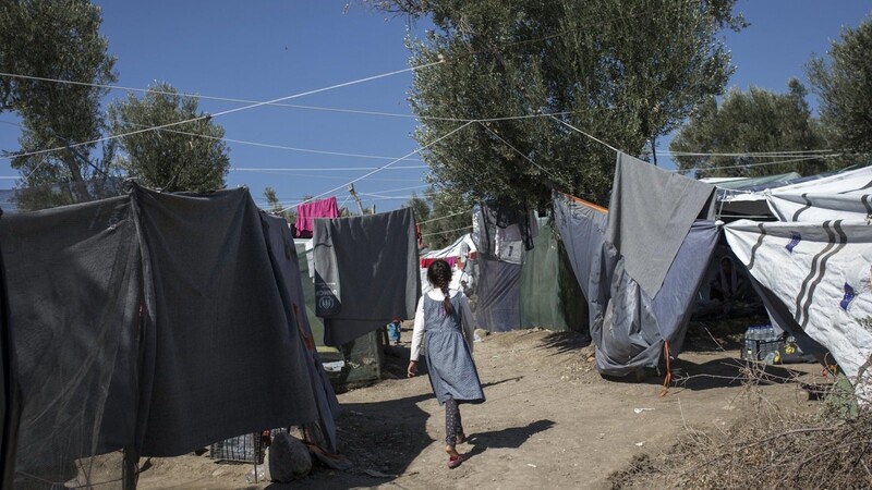 Die Situation im Flüchtlingslager Moria auf der Insel Lesbos (Bild aus dem Jahr 2018) ist Katastrophal.