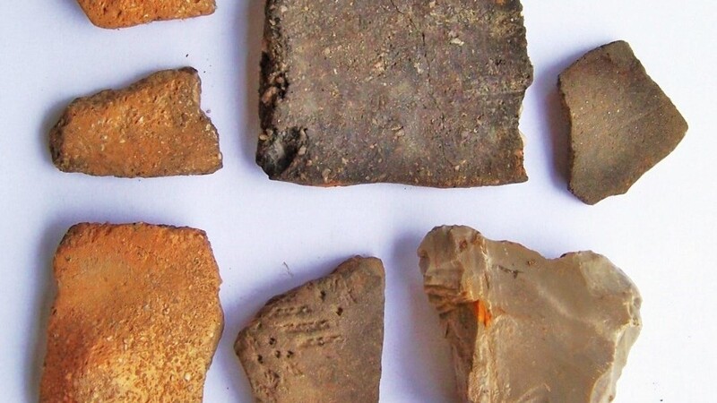 Funde aus der Gegend von Velden aus der Zeit der Linearbandkeramik (5500 bis 4900 vor Christus).