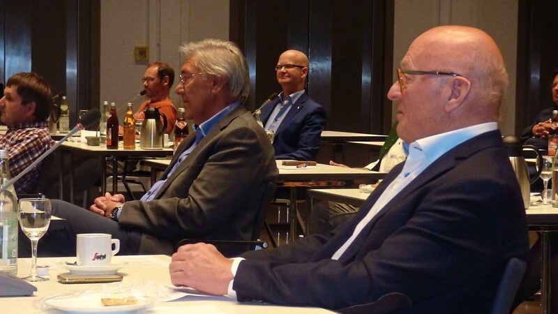 Insgesamt 84 Jahre nahmen Josef Lehnrieder und Matthäus Strebl (beide CSU) an den Stadtratssitzungen teil.