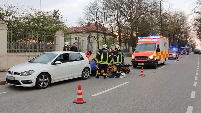 Ein Unfall mit einem Motorradfahrer hat sich am Freitagabend in Straubing ereignet.