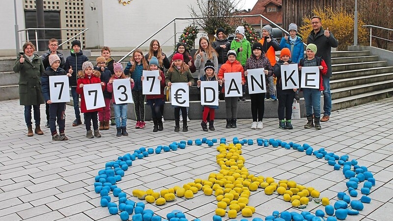Die Initiatoren bedankten sich bei allen Spendern. Das Geld kommt zwei Hilfsorganisationen zugunsten der Ukraine zugute.