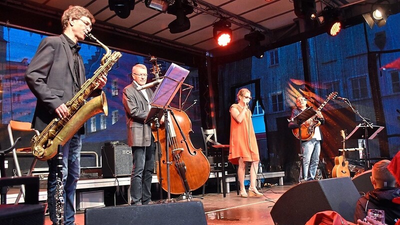 Das Köll-Amannsberger-Quartett sorgte trotz Regens mit swingenden Jazzklassikern für Stimmung.
