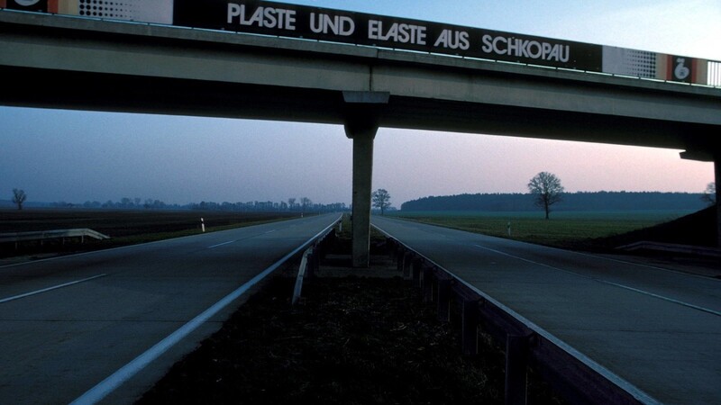 Vor 1990 der Inbegriff des Ostens: Die Werbung für "Plaste und Elaste aus Schkopau" auf der Transitstrecke zwischen Hof und Berlin.