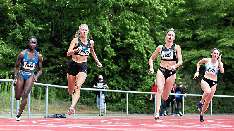 Unterwegs im 200-Meter-Sprint (v.l.): Hawa Jalloh (Wiesbadener LV), Elisa Lechleitner (LAZ Ludwigsburg), Tina Benzinger (LG Stadtwerke München) und Pia Ringhoffer (VfL Sindelfingen).