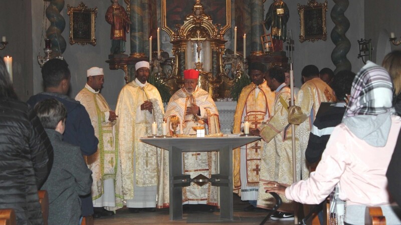 Kardinal Souraphiel zelebrierte mit seinen Mitbrüdern die Messe.