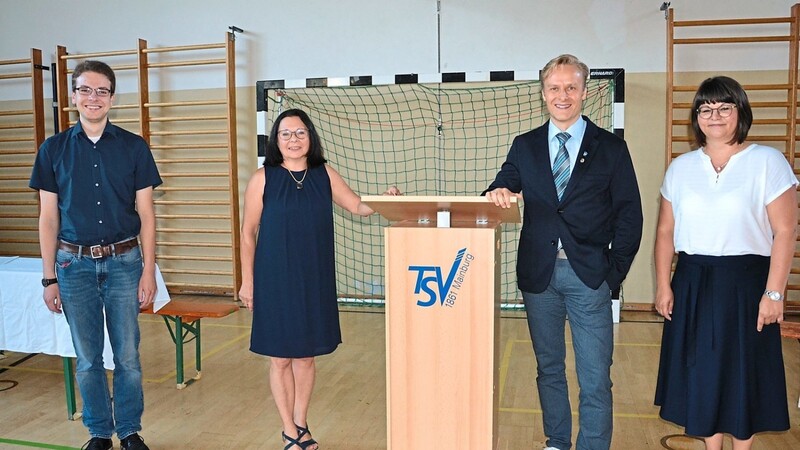 Veränderungen brachten die Neuwahlen beim TSV Mainburg mit sich. Neue Vorsitzende ist Ulrike Knier (2. v. l.), Alexander Hauf (2. v. r.) rückt ins zweite Glied, und Lorenz Söckler freut sich auf die Aufgabe als dritter Vorsitzender. Um die Finanzen kümmert sich weiterhin Nicole Jäckel.