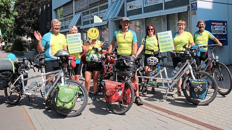 Die aktuelle Etappe der Mut-Tour führt bis nach Friedrichshafen. Der Smiley steht für jene, die ihre Erkrankung wegen Mobbings und beruflicher Benachteiligung nicht öffentlich machen können.