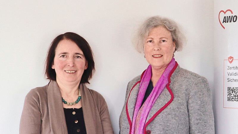 Gabi Unverdorben (links) und Birgit Schlick-Blieninger, Leiterinnen der Frauenhäuser, sprechen über Platzmangel und andere Probleme.