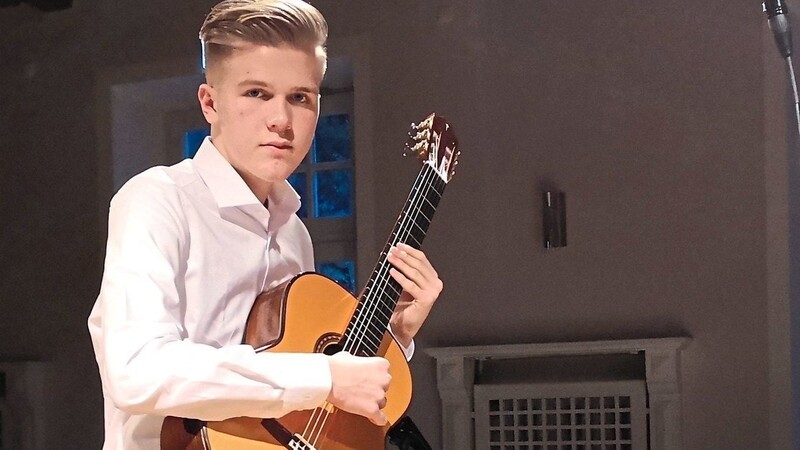 Kilian Ehrenreich ist seit 13 Jahren Schüler an der Städtischen Musikschule. Aktuell nimmt er mit der klassischen Gitarre am Bundeswettbewerb von "Jugend Musiziert" teil.