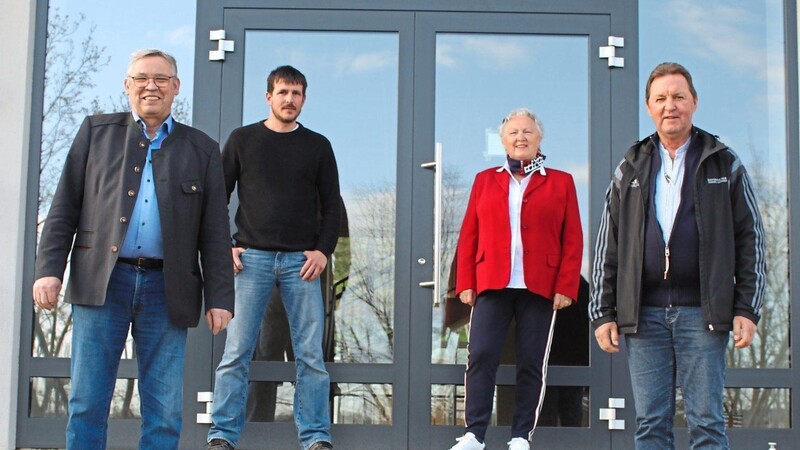 Bürgermeister Edmund Roider sowie die Gemeinderäte Manfred Höpfl, Resi Paschek und Klaus Kores (von links) gehören dem Gremium in der neuen Legislaturperiode nicht mehr an.