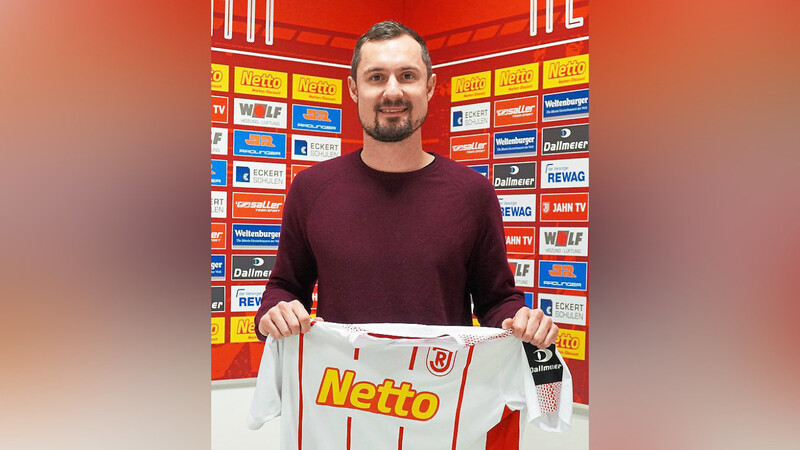 Innenverteidiger Sebastian Nachreiner hat seinen Vertrag beim SSV Jahn Regensburg bis 2022 verlängert.