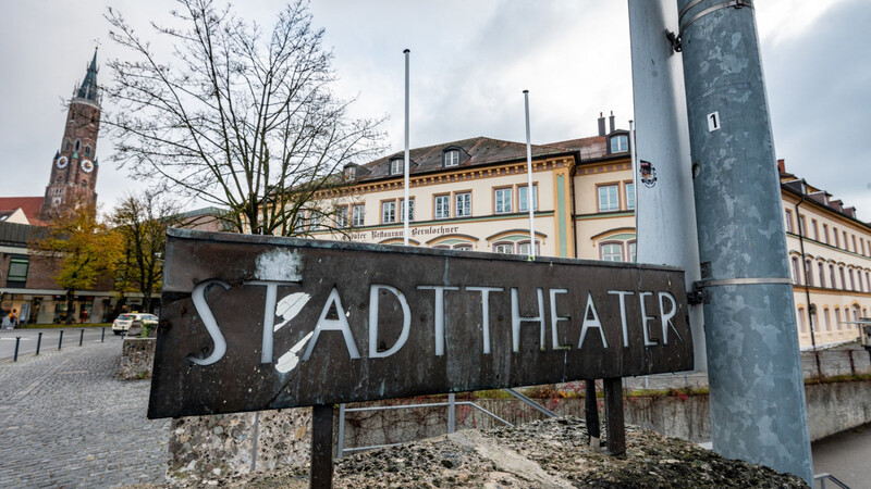 Das sanierungsbedürftige Stadttheater in Landshut.