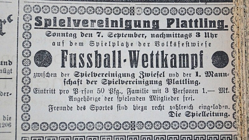 Mit dieser Anzeige und diesem Spiel begann die Vereinsgeschichte der Spvgg Plattling. Jahre später folgten erst der SV Pankofen und auch Pielweichs hatte einmal einen Fußballverein. Heute vervollständigen die Plattlinger Kickers das Fußballvereins-Trio in der Stadt Plattling.
