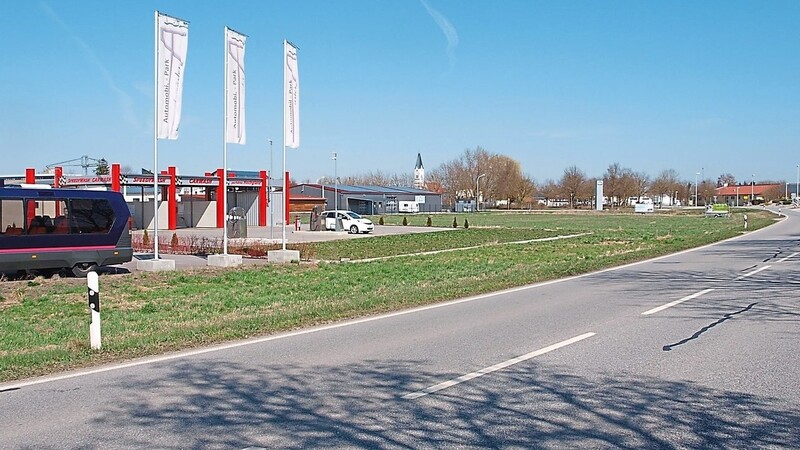 Das "Lau-Areal" - noch grüne Wiesen neben dem Automobilpark Auwärter und der Autowaschanlage im Gewerbegebiet Bürgerwiesen - beschäftigte den Gemeinderat und wird das auch weiterhin tun.