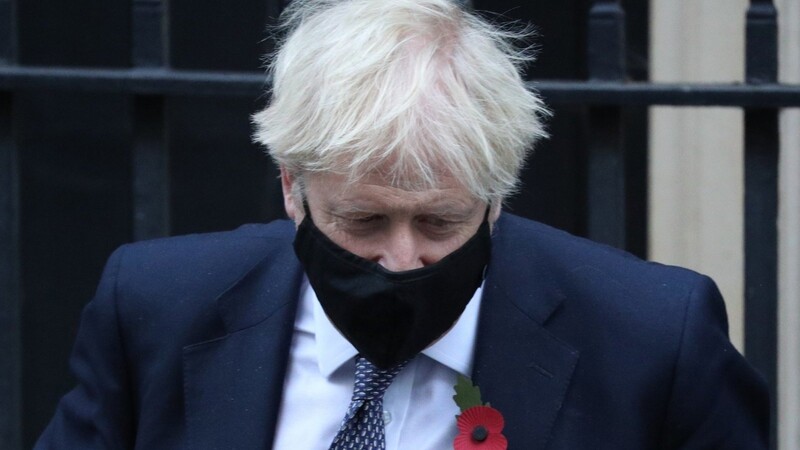 Der britische Premierminister Boris Johnson hat sich nach dem Kontakt mit einem Corona-Infizierten in Selbstisolation begeben.