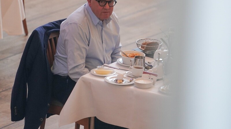 Etwas von einer Henkersmahlzeit hatte das Frühstück von DFB-Präsident Fritz Keller am Samstagmorgen im Kongresshotel in Potsdam.