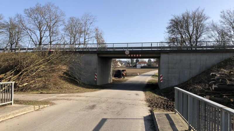 Ab Montag erneuert das Staatliche Bauamt Landshut bei Mariaberg und Ruprechtsberg zwei Brücken im Zuge der Bundesstraße 388. Die Baumaßnahmen dauern voraussichtlich bis Dezember.