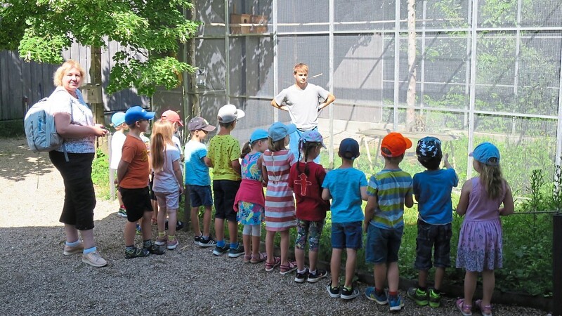 Die Alteglofsheimer Kindergartenkinder sind begeistert von ihrer Führung.