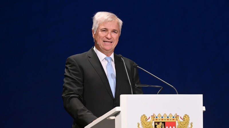 Wolfgang Krebs geht auf der Bühne vor allem in den Rollen bayerischer Spitzenpolitiker auf.