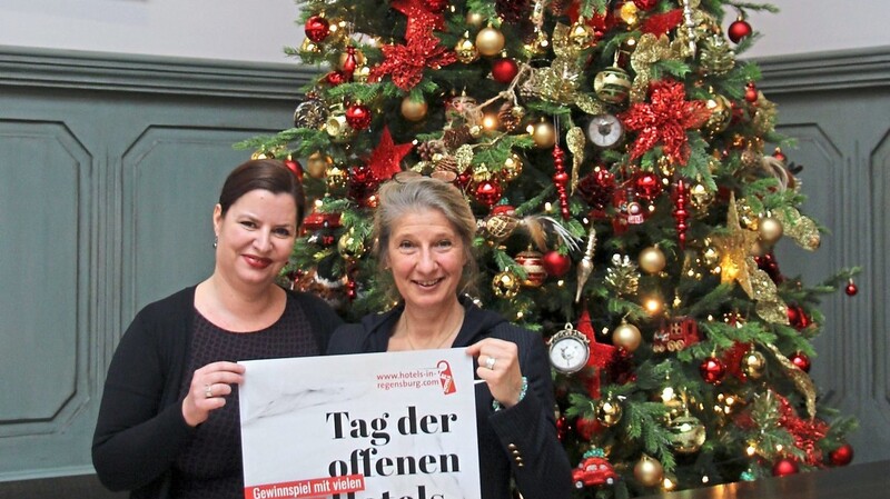 Annette Ebmeier und Kathrin Fuchshuber präsentieren den "Tag der offenen Hotels Regensburg" - am Sonntag, 12. Januar, geben die Hotels besondere Ein-und Ausblicke für alle Interessierten.