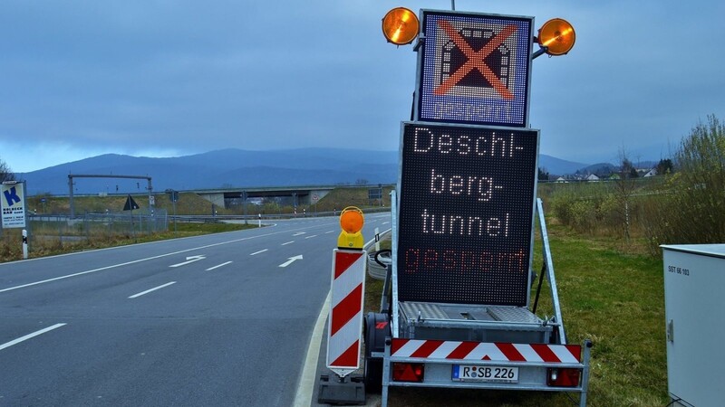 Wegen Revisionsarbeiten ist der Deschlbergtunnel in Furth im Wald mal wieder gesperrt.