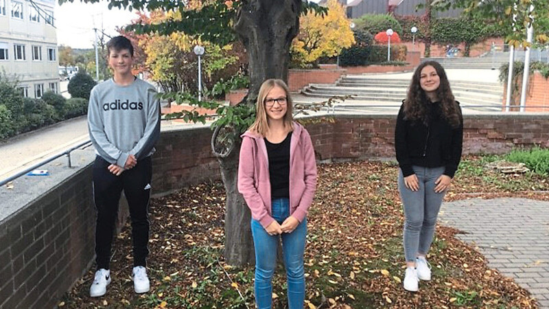 Sarah Ring (Mitte, M10) sowie Oliver Twardon (9c) und Besmira Krasniqi (9b) sind die neuen Schülersprecher an der Hallertauer Mittelschule Mainburg.