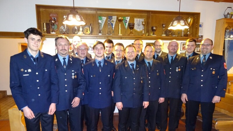 Die Mitglieder freuten sich über die Ehrung für langjährigen Feuerwehrdienst.