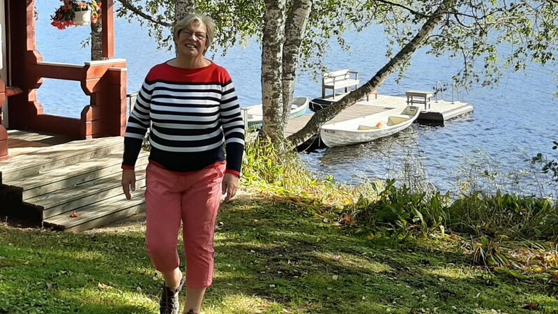 Dr. Päivi Melkko bei ihrem Ferienhaus in Finnland.