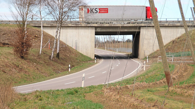 In die Jahre gekommen ist die 1939 gebaute Autobahnbrücke zwischen Oberempfenbach und Brunn, für die ab Montag anlaufen.