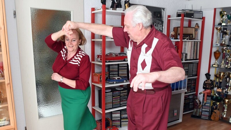 Dieses Paar hat den Dreh raus: Dietmar und Nellia Ehrentraut tanzen einen Boogie-Woogie. Ein Video davon ist ein viraler Hit geworden.