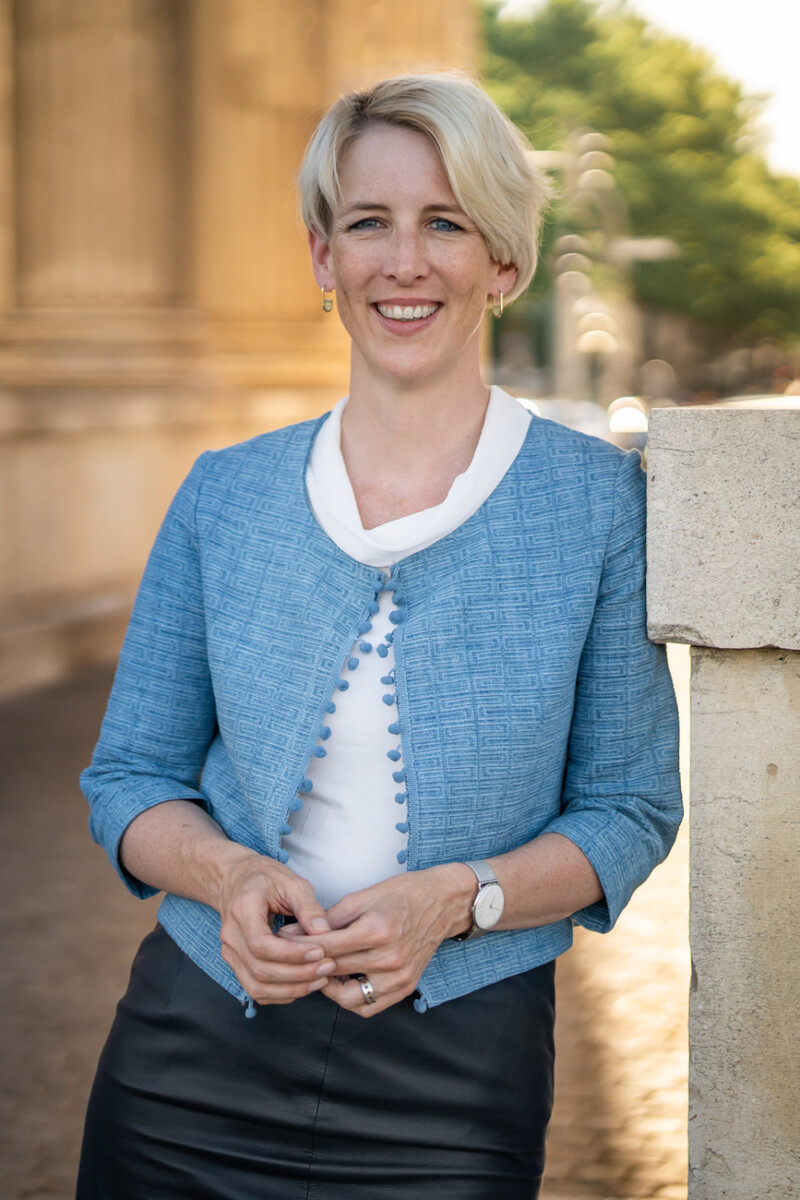 Katrin Habenschaden arbeitete als Bankkauffrau und Diplombetriebswirtin bei den Stadtsparkassen in Nürnberg und München. 2014 wurde sie in den Stadtrat gewählt, 2020 war sie OB-Kandidatin der Grünen/Rosa Liste. Sie ist Münchens Zweite Bürgermeisterin. 