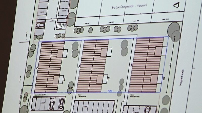 Planung mit jeweils einem Parkplatz für die kleineren Wohnungen.