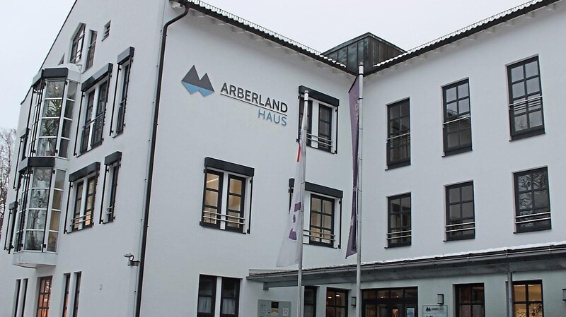 Die Arberland-Gesellschaften standen im Mittelpunkt der Kreistagssitzung am Montagabend in Viechtach.