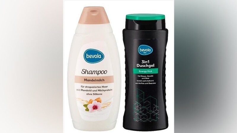 Der Hersteller hat je eine Charge Duschgel und Shampoo zurückgerufen. Grund ist eine erhöhte Anzahl Bakterien in den Produkten, die für den Verbraucher unter Umständen gefährlich werden kann.
