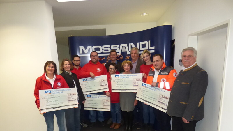 Insgesamt fünf Schecks wurden am Donnerstagmorgen von der Firma Mossandl übergeben.
