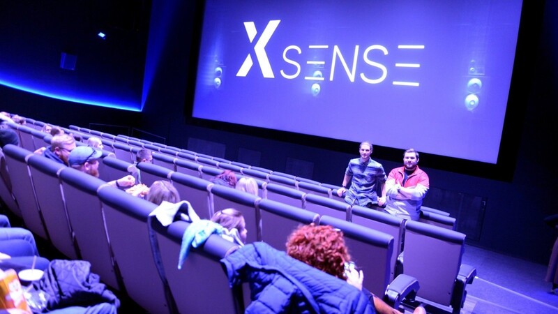 "Xsense" nennen Citydomleiter Christoph Bäumler (rechts) und Marketingleiter Fabian Pfannenstiel (links) den fertig umgebauten Kinosaal 2, der seit Mittwoch in Betrieb ist.