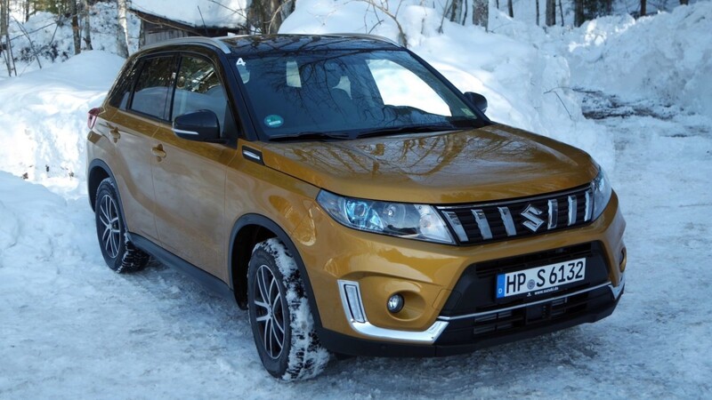 Auftritt im Schnee: Der Suzuki Vitara rollt mit neuen Farben und aufgefrischtem Design an.